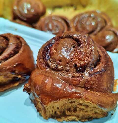 Brioche roulée à la cannelle et au chocolat, cinnamon rolls au chocolat