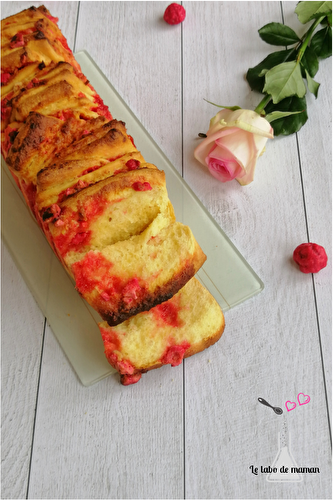 Brioche à effeuiller aux pralines roses