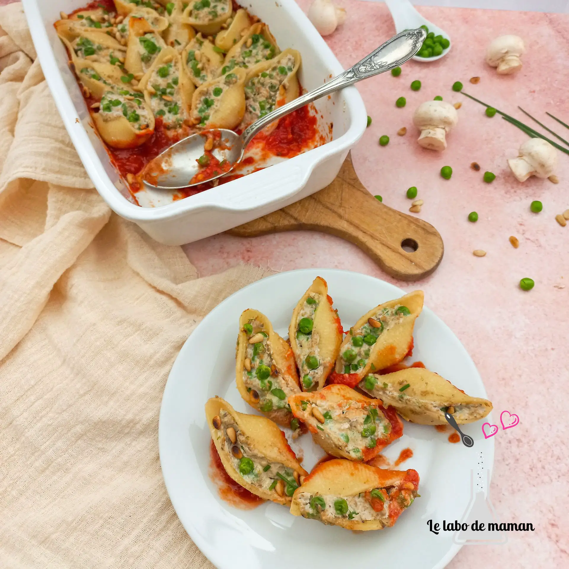 Conchiglioni farcis aux petits pois et champignons