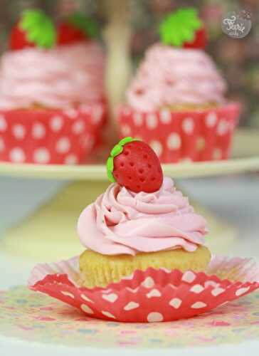 Cupcakes Fraise surprise - Féerie Cake