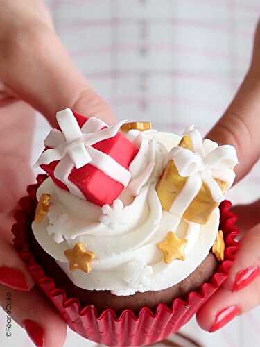 Le modelage des cadeaux de Noël - by Féerie Cake