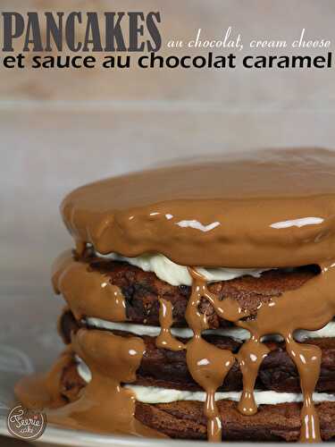 Pancakes au chocolat et sauce au chocolat caramel