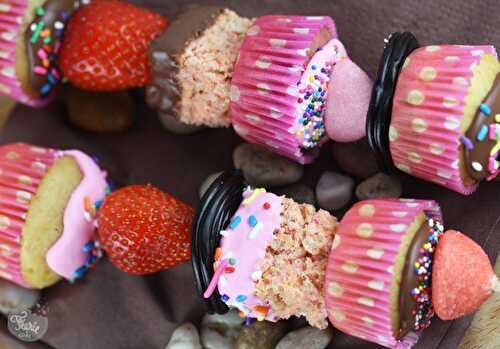 Une brochette de cupcakes