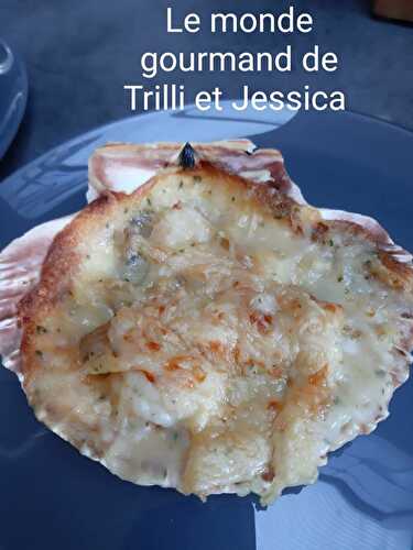 COQUILLES SAINT-JACQUES ET CREVETTES GRATINEES