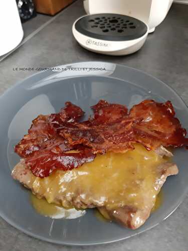 FOIE DE VEAU AUX ECHALOTES FONDANTES ET DENTELLES DE PANCETTA