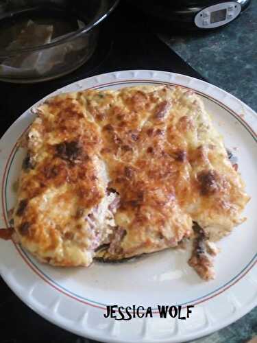 QUICHE COURGETTE, TOMATES, CHAMPIGNONS, BACON ET MOZZARELLA