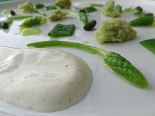 Assiette autour de l'ornithogale, du pois gourmand et de la pistache