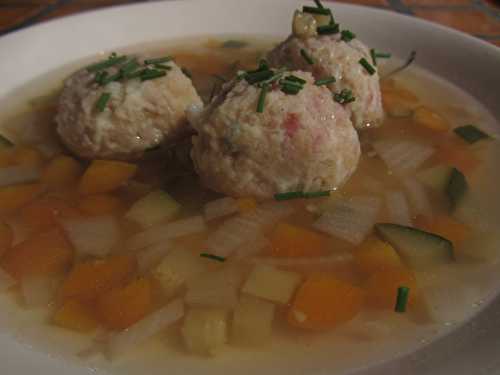 Bouillon de légumes, boulettes à la Morteau