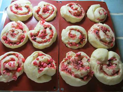 Briochettes aux pralines roses