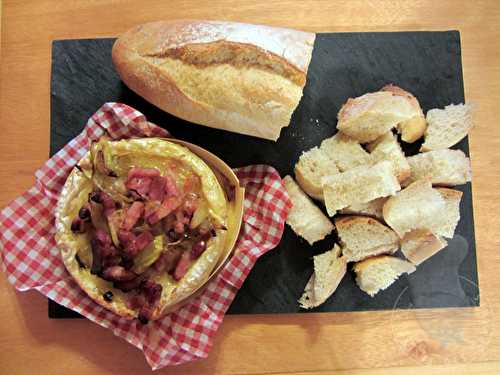 Camembert oignons lardons