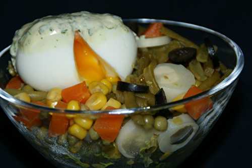 Coupe de légumes, oeuf mollet, mayonnaise à l'estragon