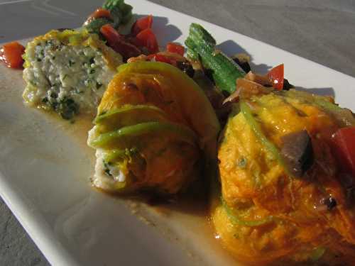 Fleurs de courgette farcies au merlu, sauce antiboise