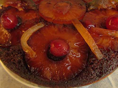 Gâteau à l'ananas et aux fruits confits