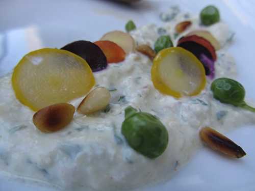 Légumes jeunes et sauce au chèvre frais de Brégalon