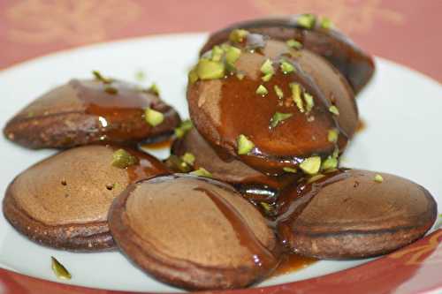 Mini pancakes au chocolat et caramel au beurre salé