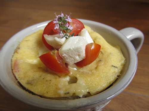 Mug cake au chèvre du Brégalon & tomate cerise