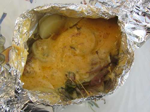 Papillote de pommes de terre à l'ail et à l'aneth