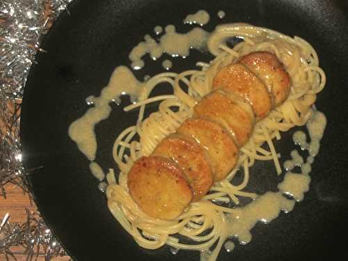 Quenelles aux cèpes et pieds de morilles, sauce au foie gras