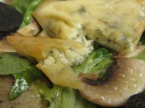 Salade aux 2 boudins et son chausson à la fourme d'Ambert