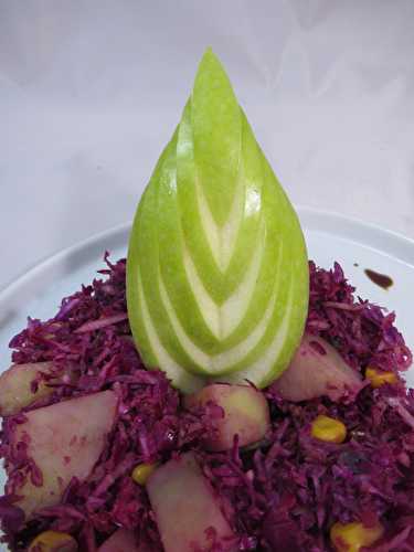 Salade de chou rouge, pommes de terre et maïs