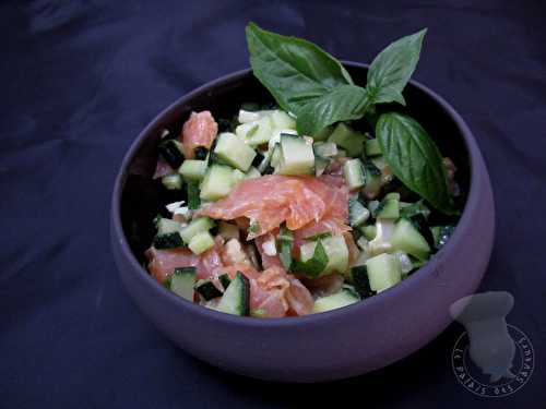 Salade de concombre au saumon fumé et chèvre