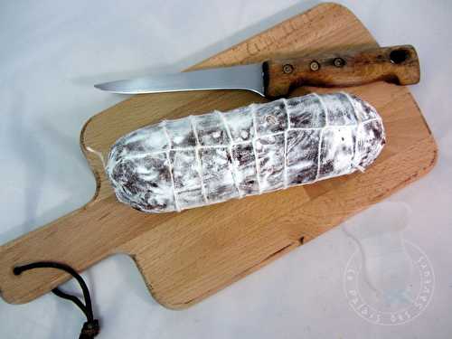 Saucisson au chocolat et aux mendiants