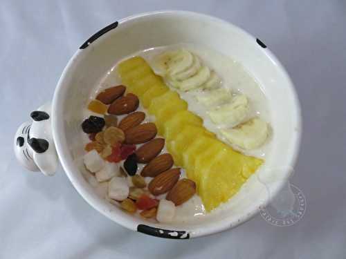 Smoothie bowl ananas noix de coco - Le Palais des Saveurs