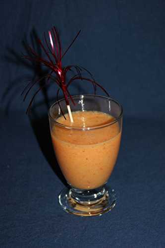 Smoothie pêches fraises orange