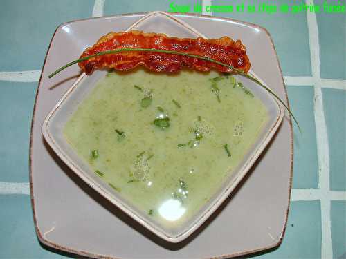 Soupe de cresson et chips de poitrine fumée