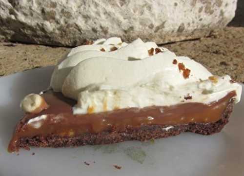 Tarte chocolat au lait, caramel et cacahuètes