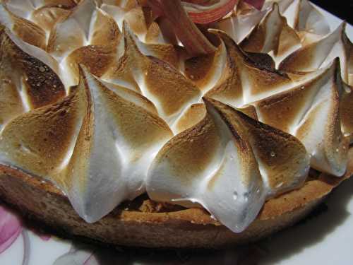 Tarte meringuée à la rhubarbe