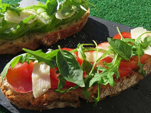 Tartine tomate parmesan