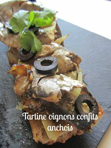 Tartines d'oignons confits et anchois