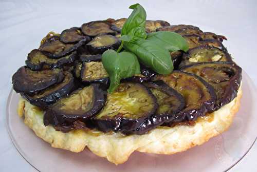 Tatin d'aubergine sur confit d'oignons