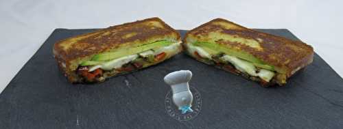 Croque-monsieur avocat poivrons