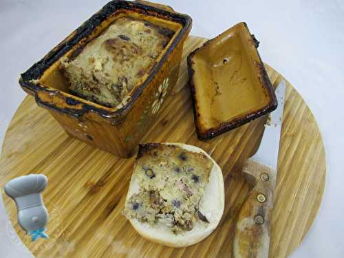 Terrine de volaille au Porto, noisettes et raisins