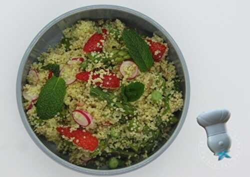 Salade de couscous, asperges, petits pois et fraises