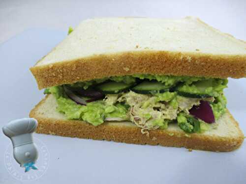 Sandwich avocat, thon et concombre