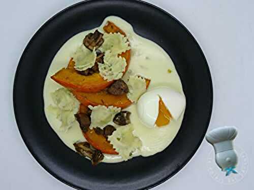 Ravioles du Dauphiné, oeuf mollet, potimarron et champignons rôtis, crème de Beaufort