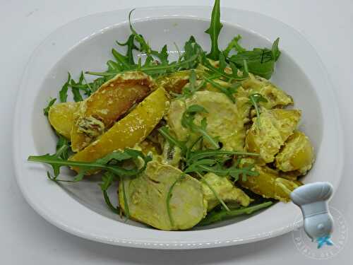 Salade de pomme au curry et poulet citronné, sauce au yaourt