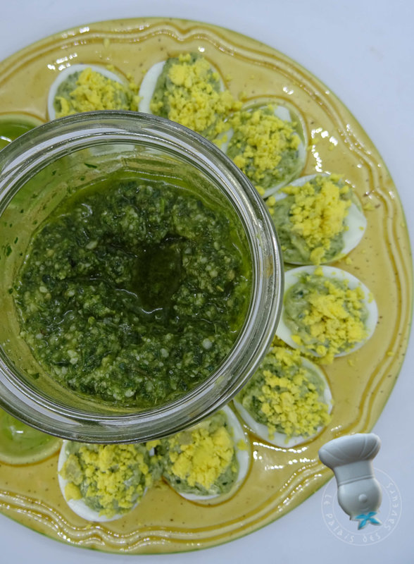 Oeufs mimosa au pesto de plantain