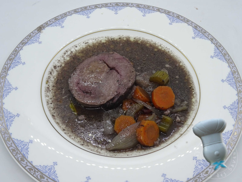 Rôti de sanglier mariné au vin rouge