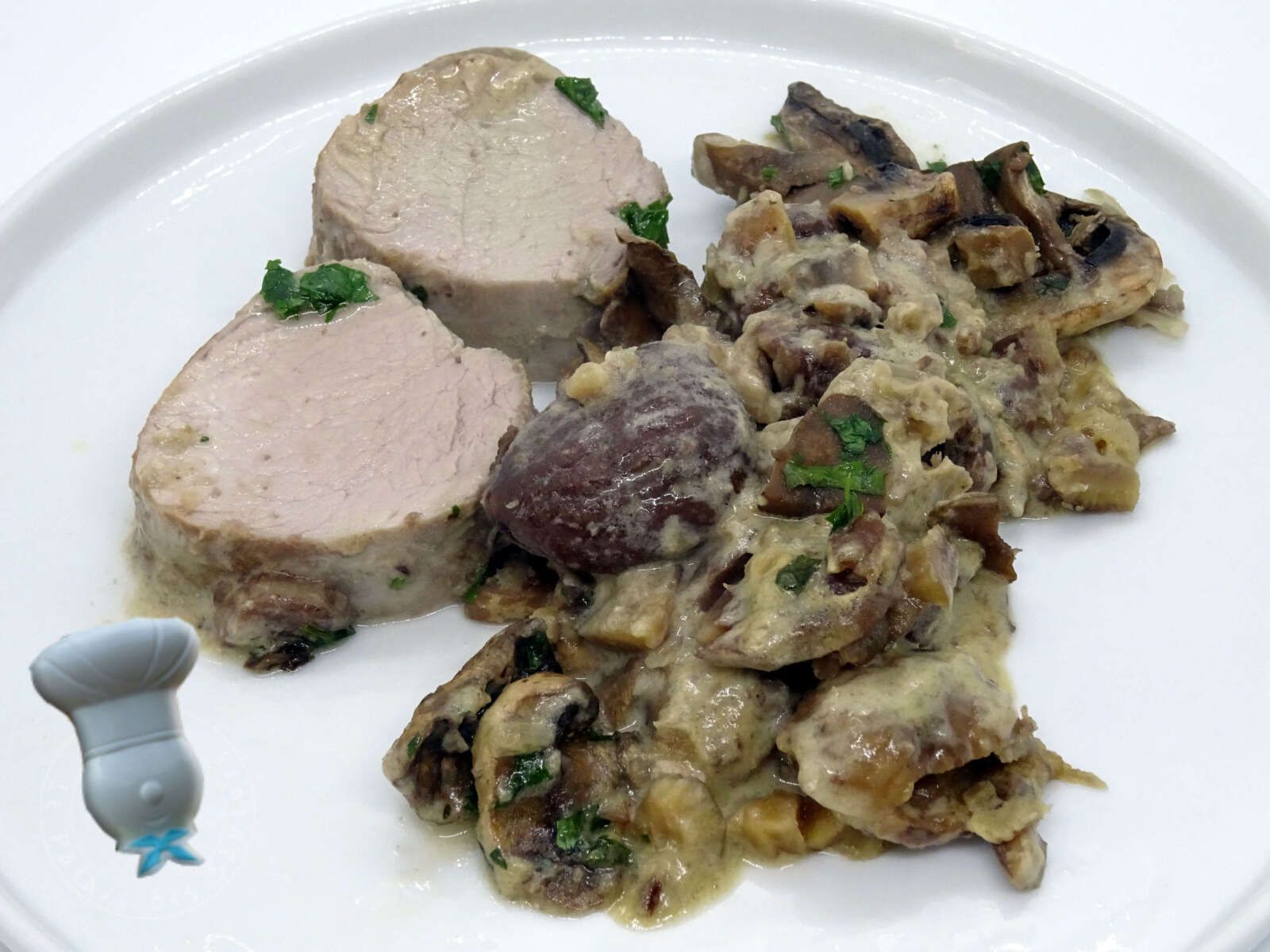 Filet mignon de porc au cidre, châtaignes et champignons persillés