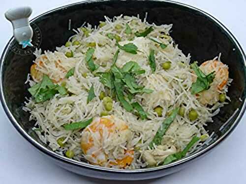 Vermicelles au poulet, crevettes et petits pois
