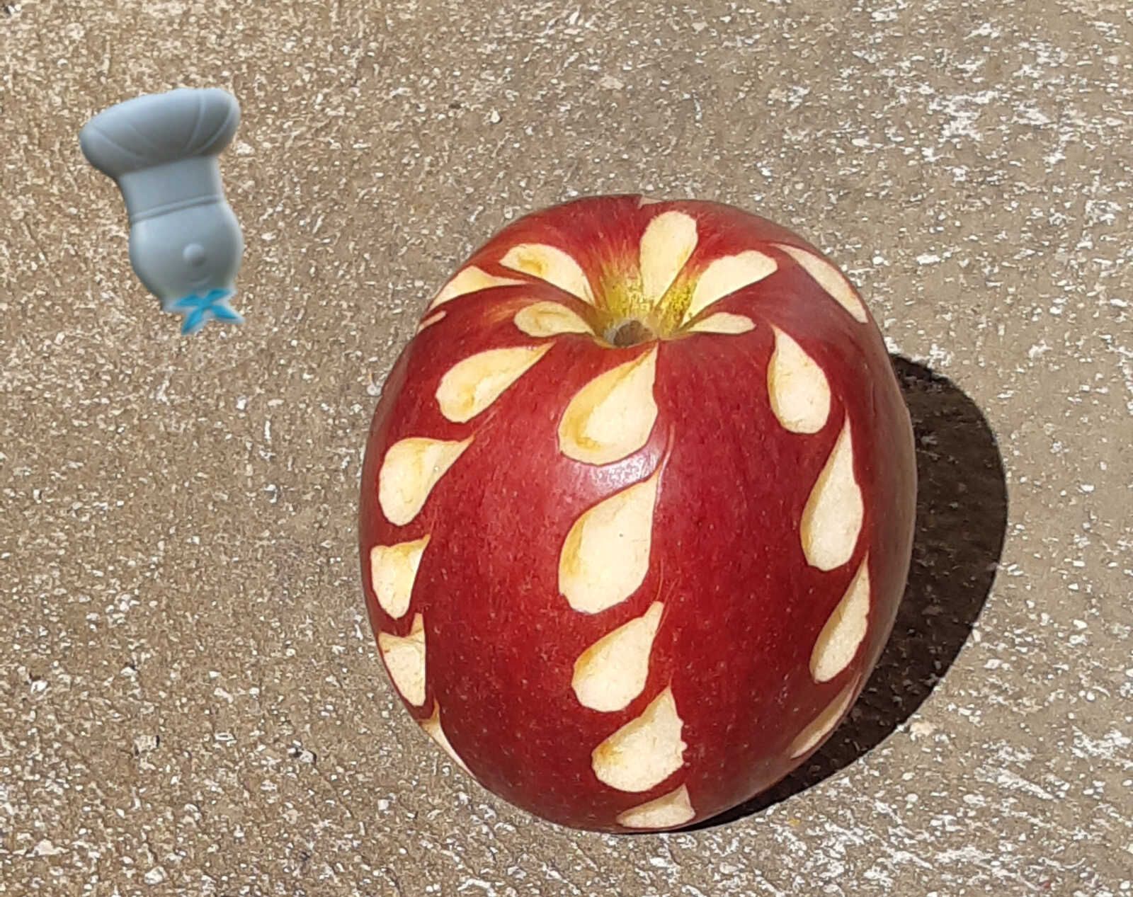 Pomme sculptée 26-1