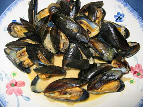 Moules à la crème et aux épices