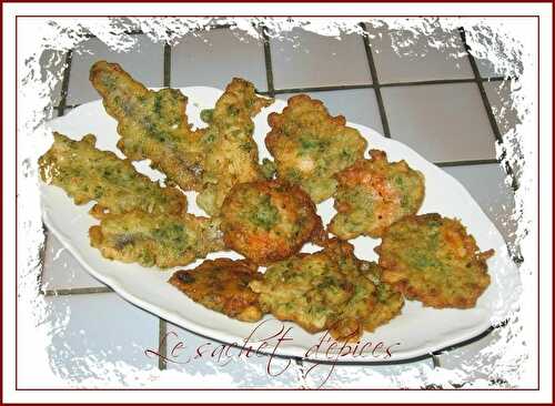 Petits beignets d'anchois et de crevettes