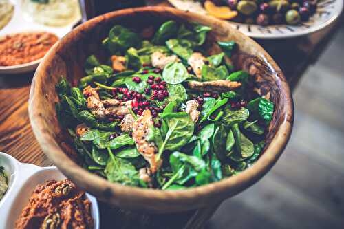 Bouddha bowl ayurvédique aux patates douces pour saison Vata avec les bases pour créer votre repas complet aux 6 saveurs de l'Ayurveda