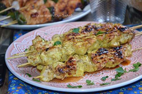 Brochettes de dinde au curry, yaourt et moutarde à l'ancienne - Le Sucré Salé d'Oum Souhaib