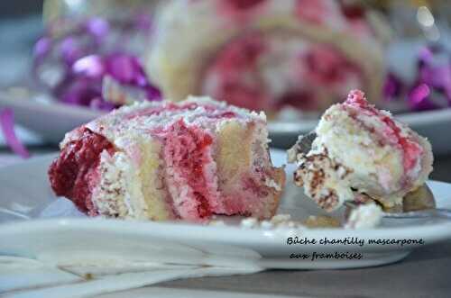 Bûche légère chantilly mascarpone aux framboises